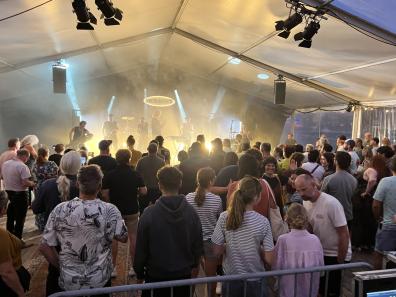 Optreden NAFT in de MoMeNT-tent